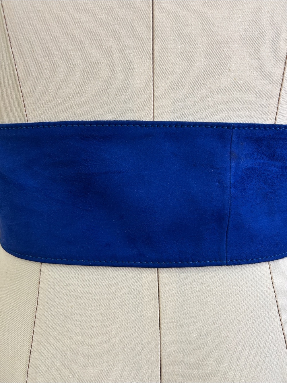 80’s Trussardi suede, leather, wide cobalt belt small - Picture 4 of 8